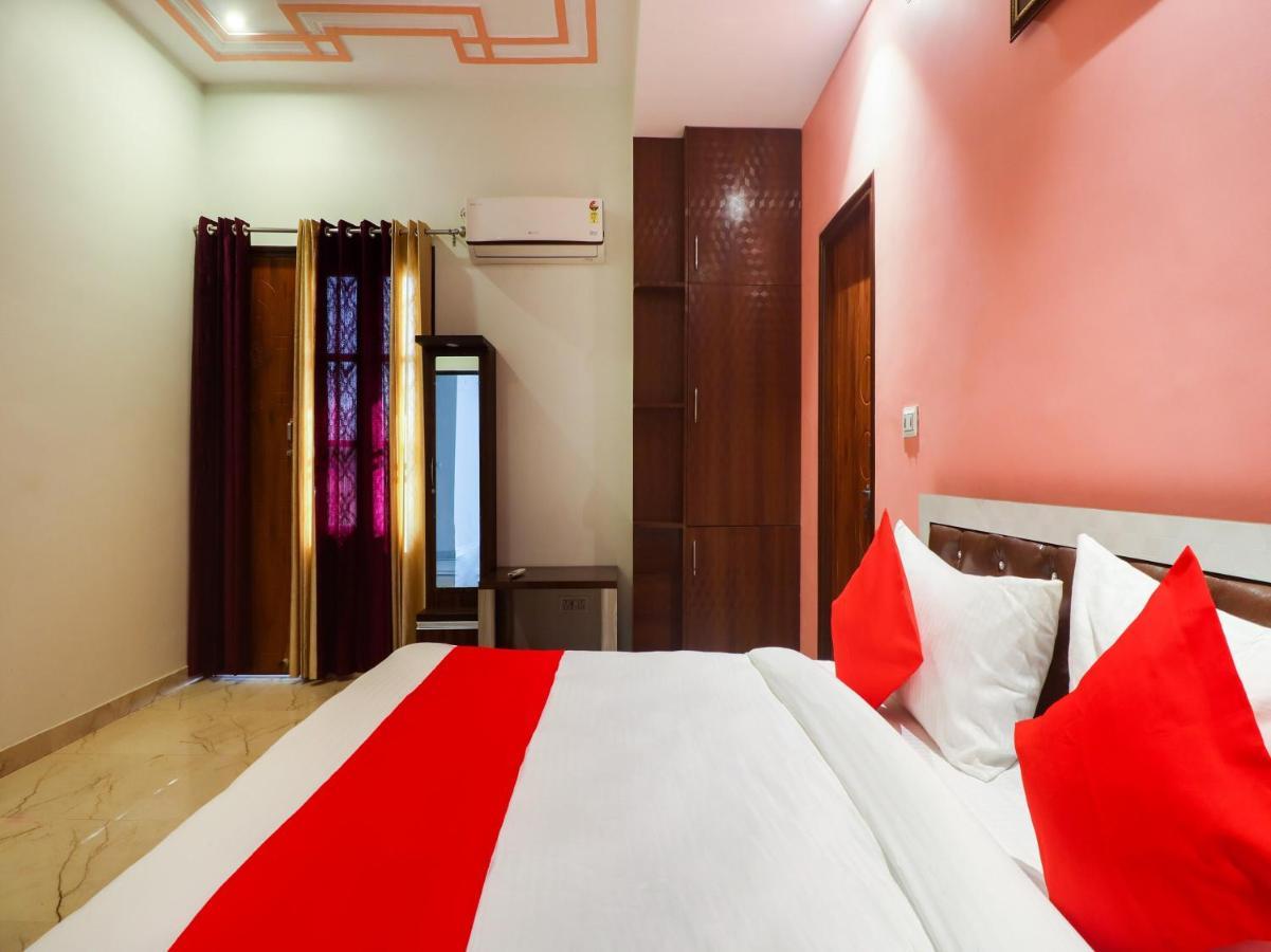 Oyo Lck1233 Rivaaj Palace Lucknow Extérieur photo